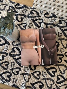SKIMS Seamless Shaper Briefs Set in Nude & Cocoa